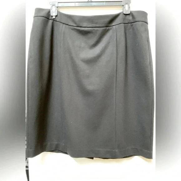 TalbotsWoman’s Plus Size Skirt - Picture 3 of 5